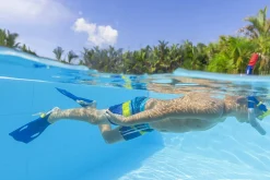 Bestway Crusader Dark Blue Unisex Youth Snorkel Set With Fins, Ages 7+ Shop