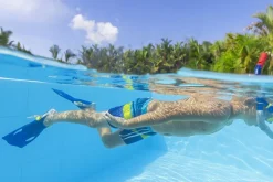 Bestway ® Crusader Youth Snorkel Set With Fins, Pink Ages 7+ Online